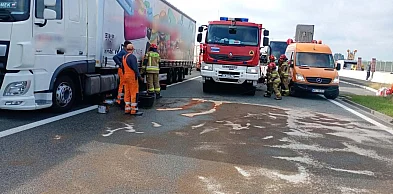 Olej napędowy na autostradzie. A1 pod Włocławkiem zablokowana