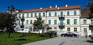 Tłum chętnych na mieszkania przy Maślanej. Tani wynajem przyciąga