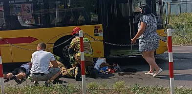 72-latka weszła pod autobus MPK. Kobieta uwięziona pod pojazdem