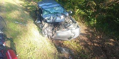 Zmiażdżony samochód w rowie. Wypadek pod Włocławkiem