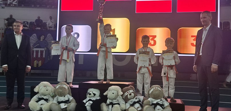 Karatecy z regionu błyszczeli w Arenie Toruń. Dwa złota i znakomite występy