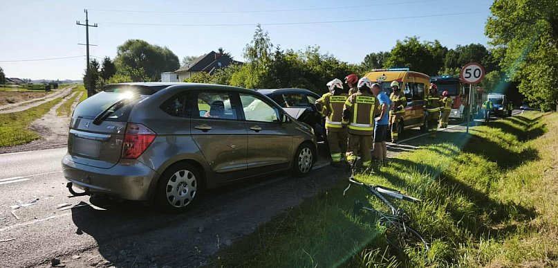 57-latka nie zachowała odstępu. Chwila nieuwagi i zderzenie gotowe