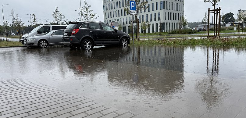 List do redakcji "Żeby dostać się do auta, trzeba zakładać kalosze" 