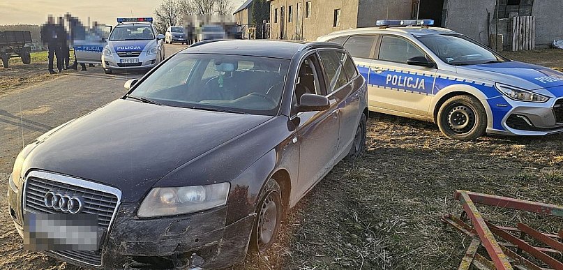 Pijany desperat nie zamierzał się zatrzymać. Zadziałała policyjna kolczatka