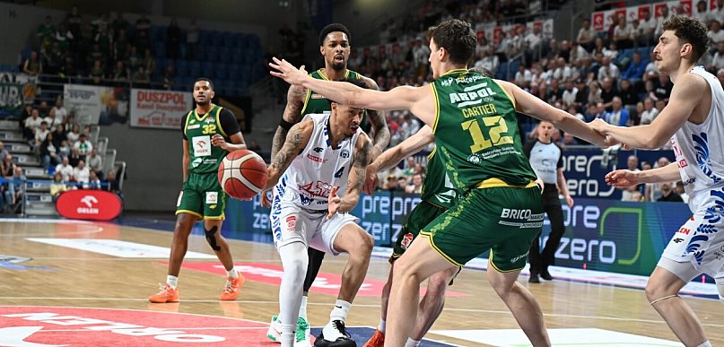 Play-offy nadal nie dla Anwilu! Zastal zbombardował Halę Mistrzów