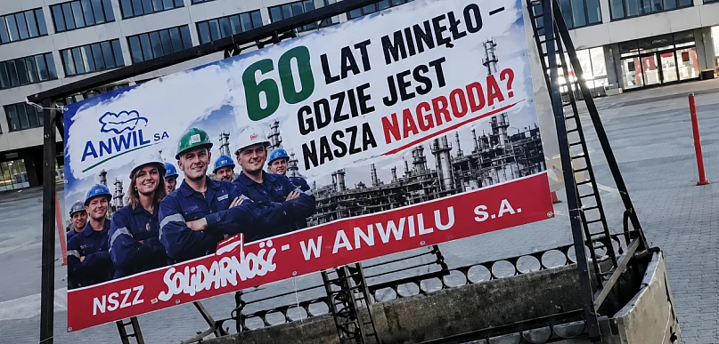 60 lat Anwilu budzi emocje. Pracownicy mówią o "szokującej skromności"