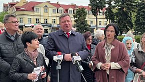 Minister Wójcik na Placu Wolności. Zachęcał do