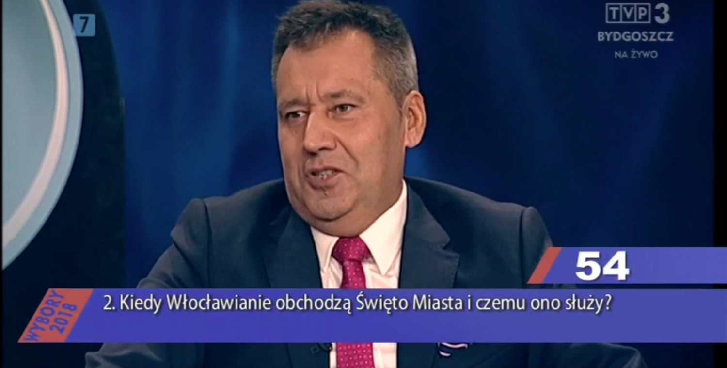 Jacek Kuźniewicz podczas debaty w TVP3. Screen TVP3