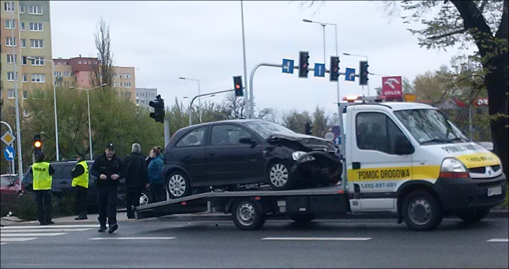 Informację o zderzeniu na skrzyżowaniu Okrzei i Wyszyńskiego i zdjęcia otrzymaliśmy na Platformę Alert 24.